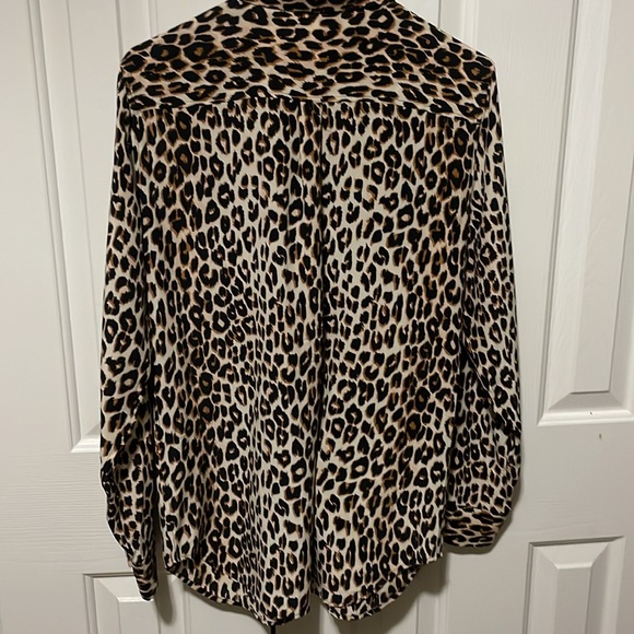 Equipment Femme Leopard 100% silk button down . New w/o tags - Picture 5 of 5